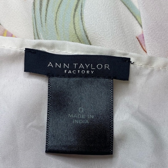 Ann Taylor A-Line Sleeveless Midi Dress in Beige and Floral Pattern Size 0 - Picture 5 of 7